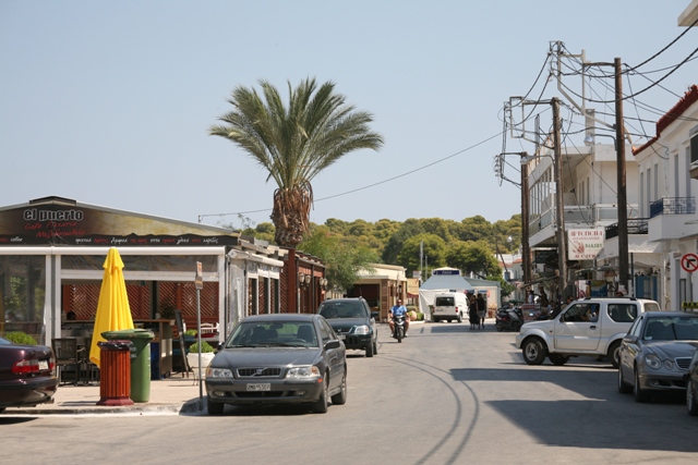 Limani main street leading to the Bisti